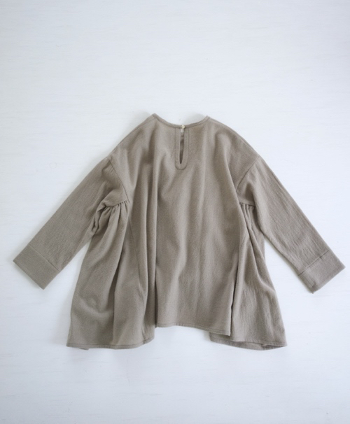 ARTS&SCIENCE - Arts&Science wool tent line blouse の+